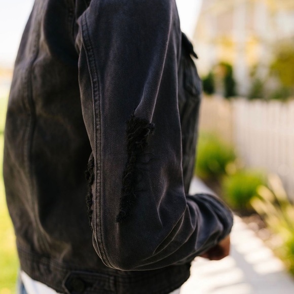 FINAL SALE❗️KanCan Black Distressed Denim Jacket - Picture 5 of 8